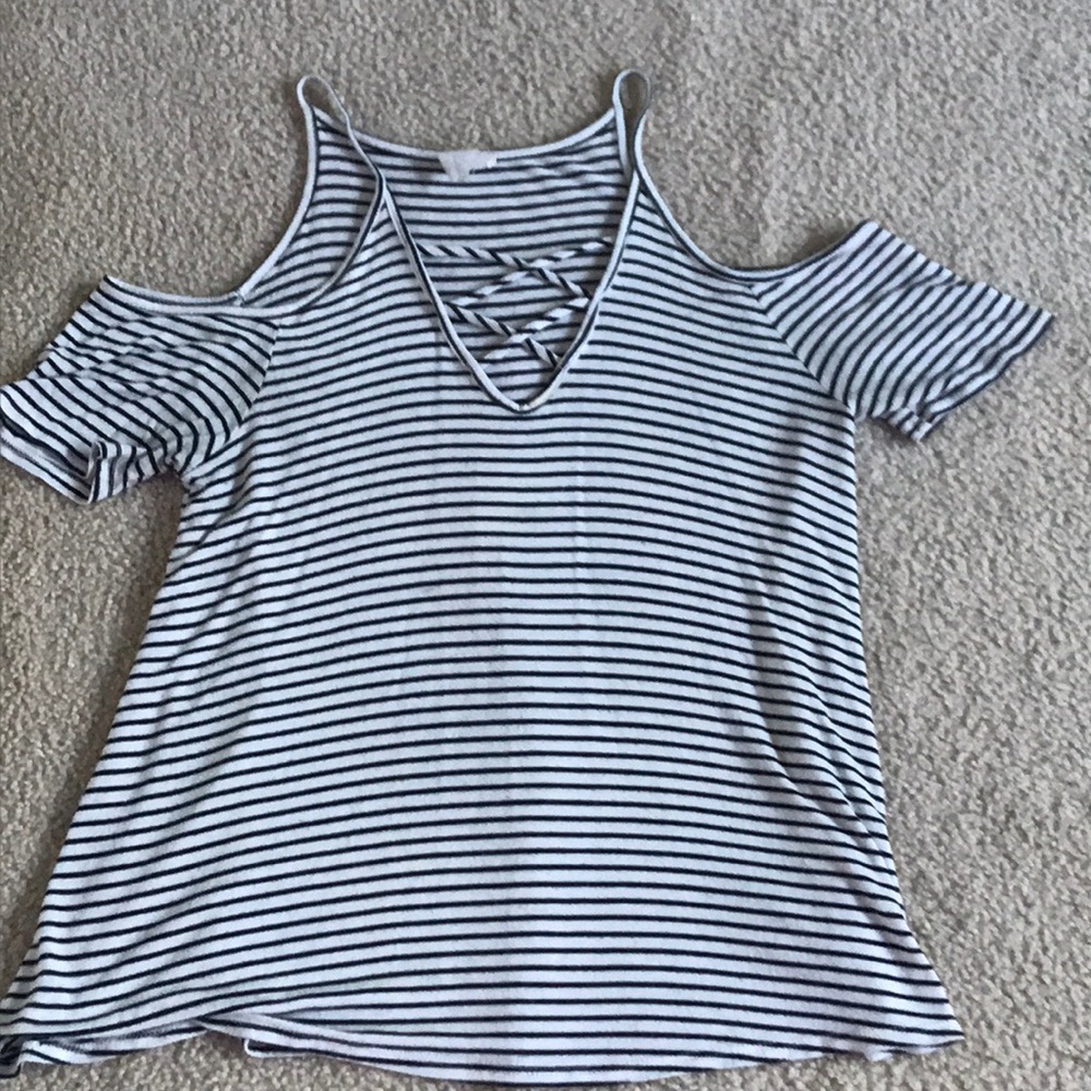 Black and white stripped short sleeve